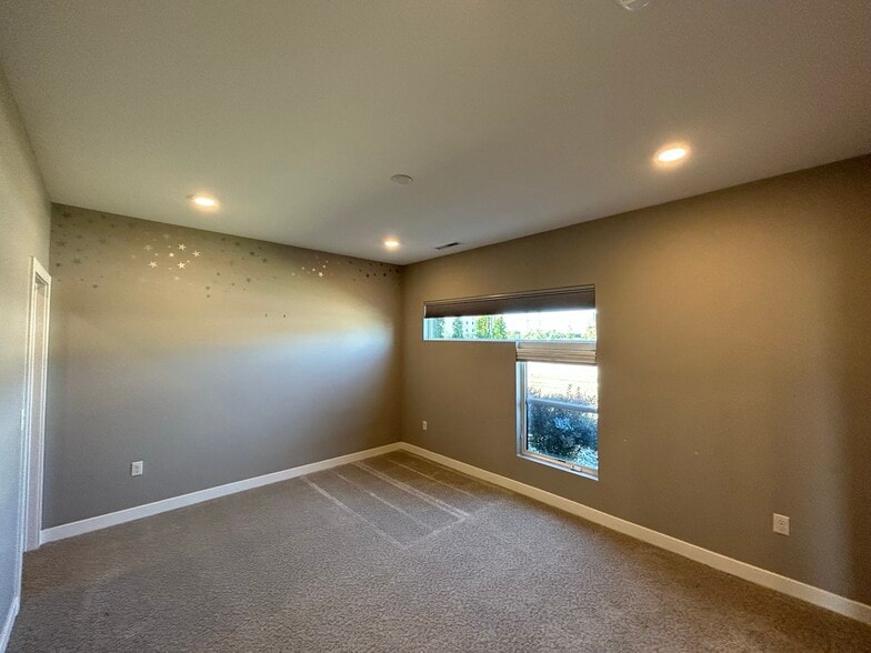 Second Bedroom/Office - 3955 Ivy Dr