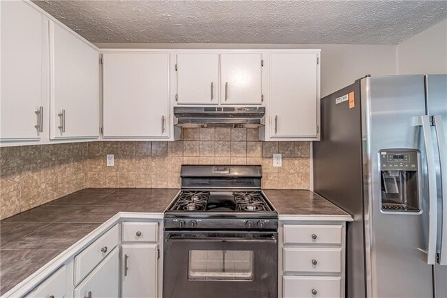 Building Photo - 2407 Redfield Dr