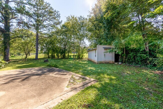 Building Photo - 2402 Mcclain Cir NW