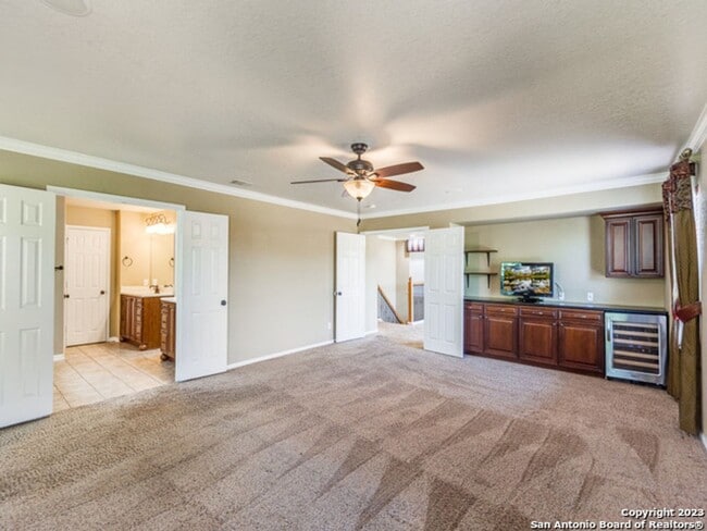 Building Photo - 4bed 2.5 bath