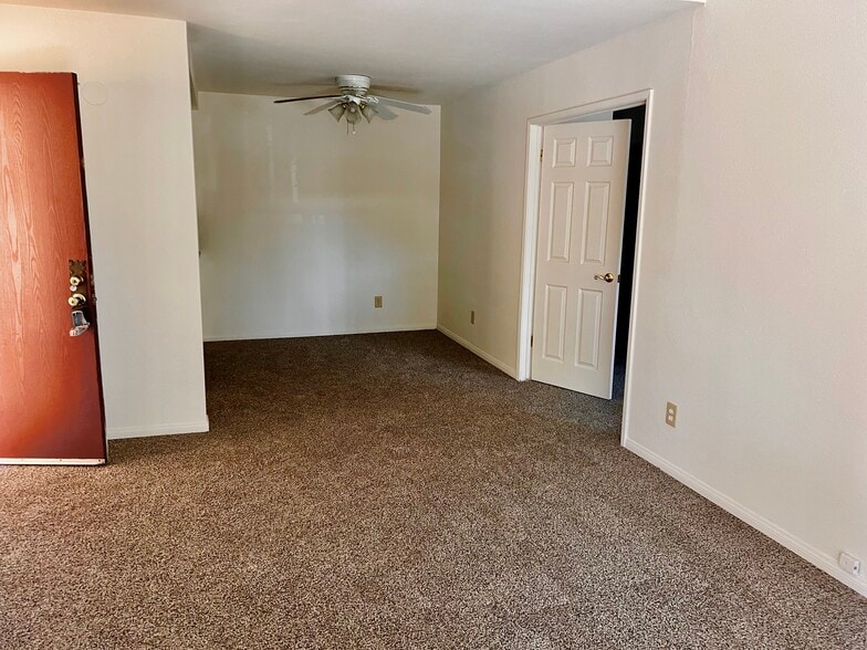 Building Photo - 10232 Black Mountain Rd