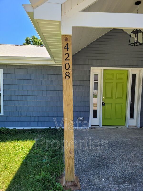 Building Photo - 4208 Lees Ln