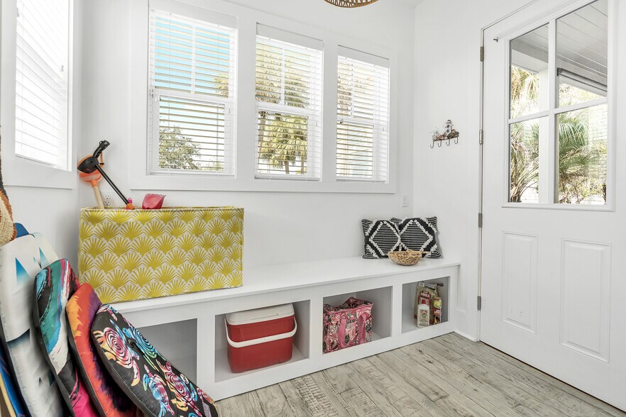 Building Photo - 35 Abbie Rd