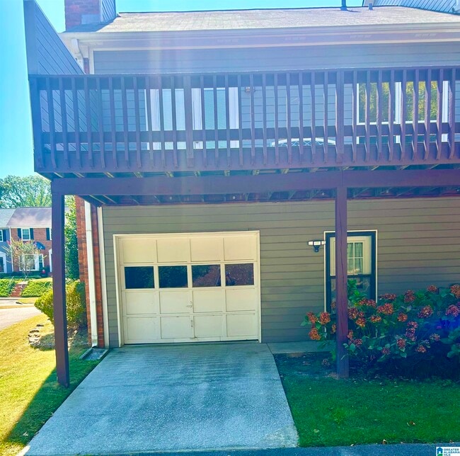 Building Photo - 2212 Ascot Ln