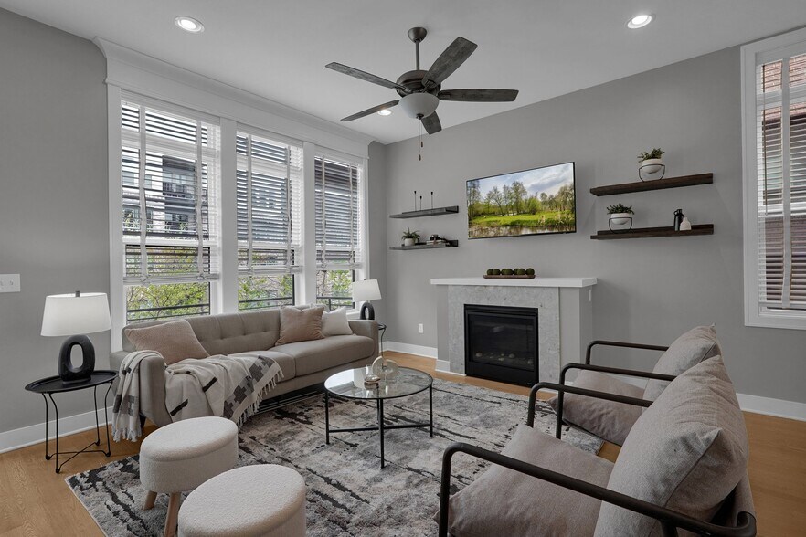 Living Room/Fireplace - 754 N 6th St