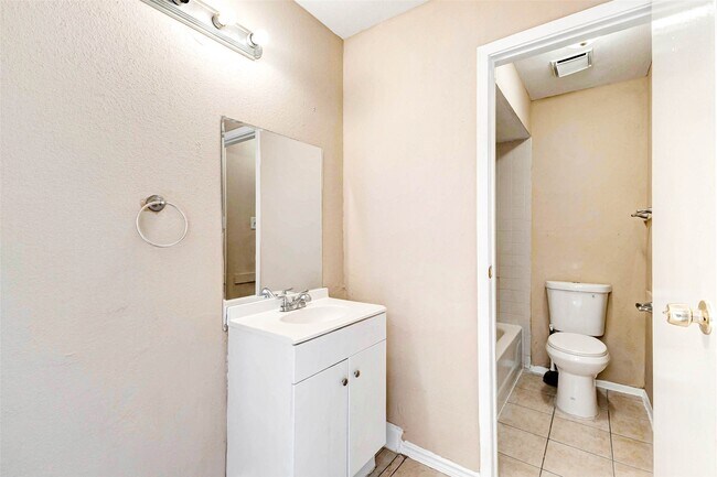 Building Photo - 12527 Ashford Meadow Dr