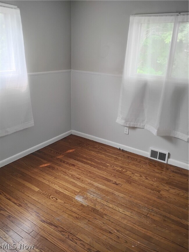 Building Photo - 3446 Hadley Ave