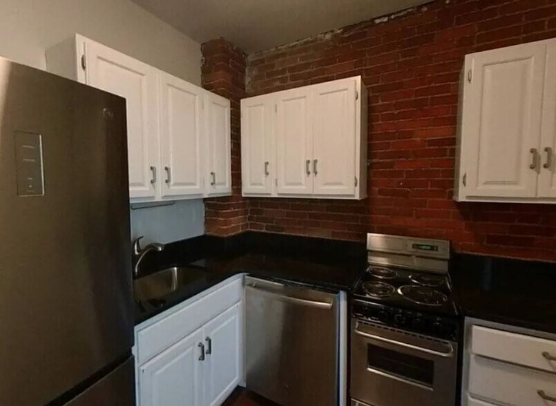 Primary Photo - 164 Broadway