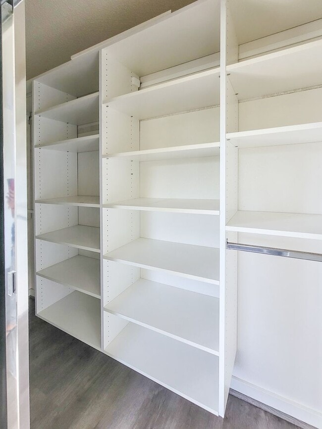 Building Photo - 3BR / 2Bath / 3Pkg - Home in Aiea!