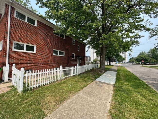 Building Photo - 26200 Lakeshore Blvd