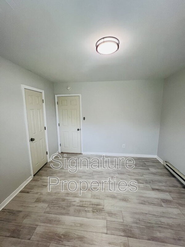Building Photo - 1221 Montgomery Ave