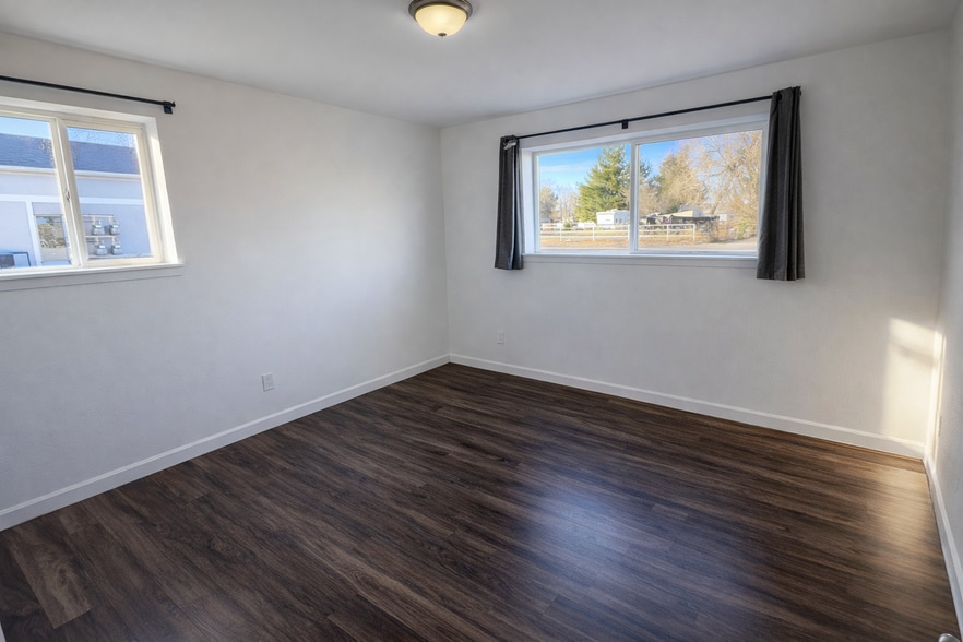 Building Photo - 1990 Eagle St