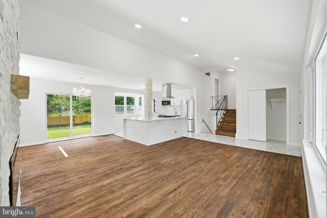 Building Photo - 9831 Singleton Dr