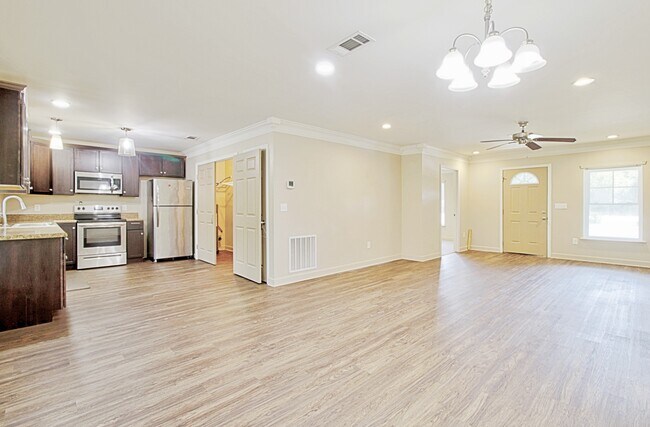 Building Photo - 5777 E Oglethorpe Hwy