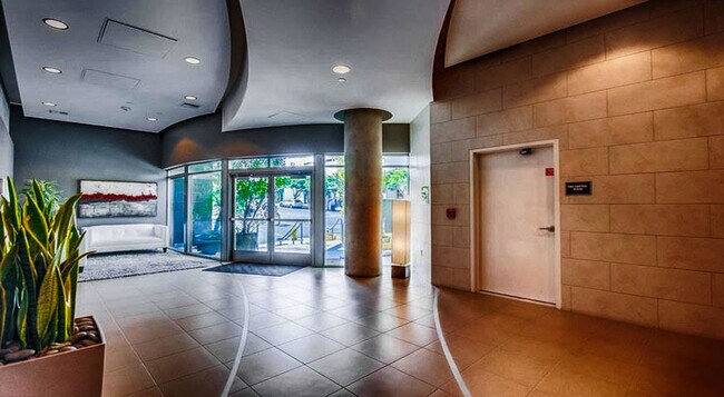 Building Photo - Beautiful 2 bedroom 2 bath in The Cortez B...