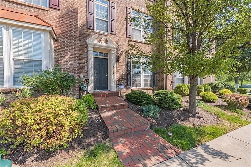 Building Photo - 4019 Village Run Rd