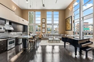 Building Photo - MOVE IN READY  Fully Furnished **Gorgeous ...