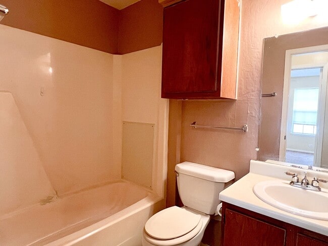 Building Photo - 707 Ruth Ct