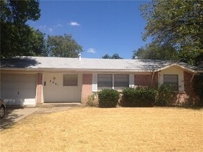 Building Photo - 3067 Old North Rd