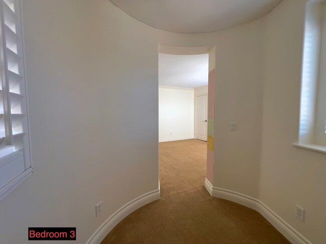 Building Photo - Upgraded 4 bedrooms 3 full baths home in Chula Vista- San Miguel Ranch area.