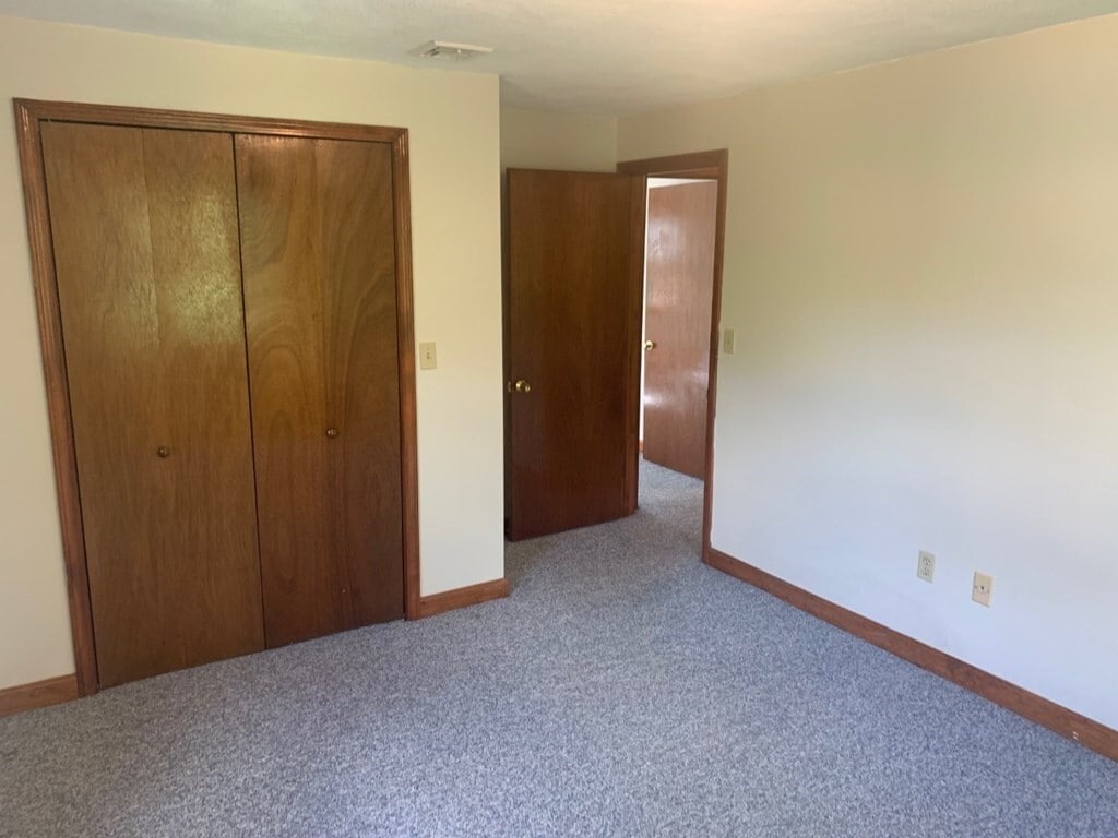 Building Photo - 13 Aiello Dr