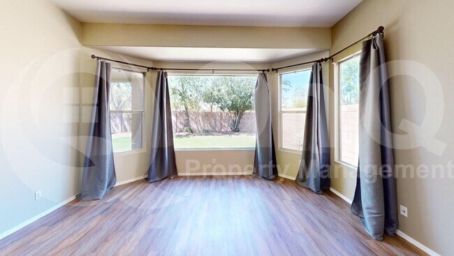 Building Photo - 770 W Cherrywood Dr