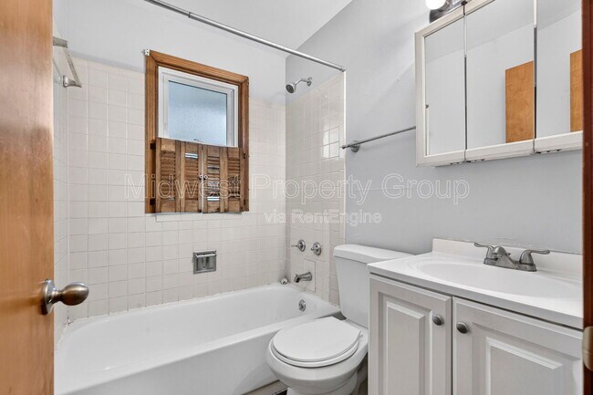 Building Photo - 1427 Attica Dr