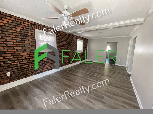 Building Photo - Spotless 2-Bedroom Updated Home