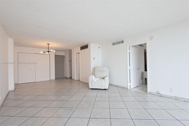 Building Photo - 6770 Indian Creek Dr