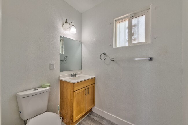 Building Photo - 339 N 10th St