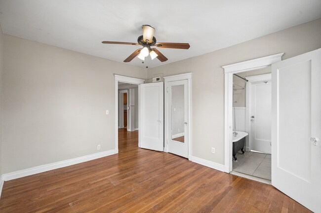 Interior Photo - The Belmar - 916-918 E 39th