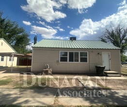 Building Photo - 2 Bedroom with office area 1.5 bath