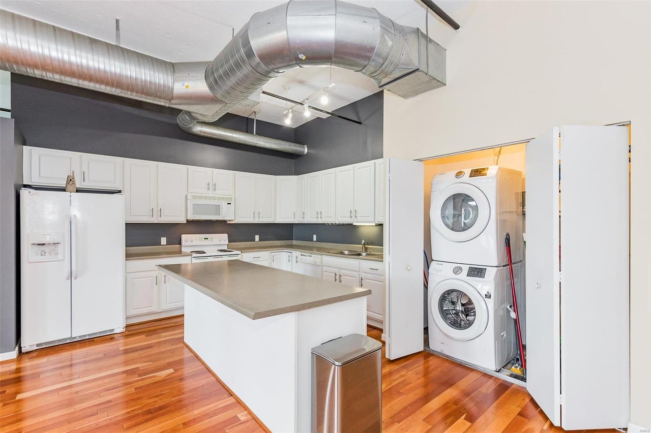 kitchen with laundry - 1501 Locust St