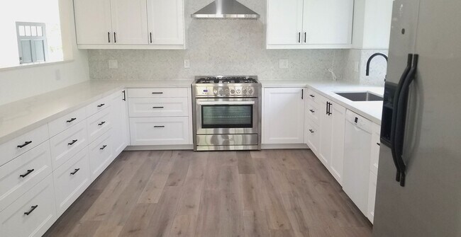 Building Photo - 3 Bedrooms, 2 Baths Remodeled Encino Home ...