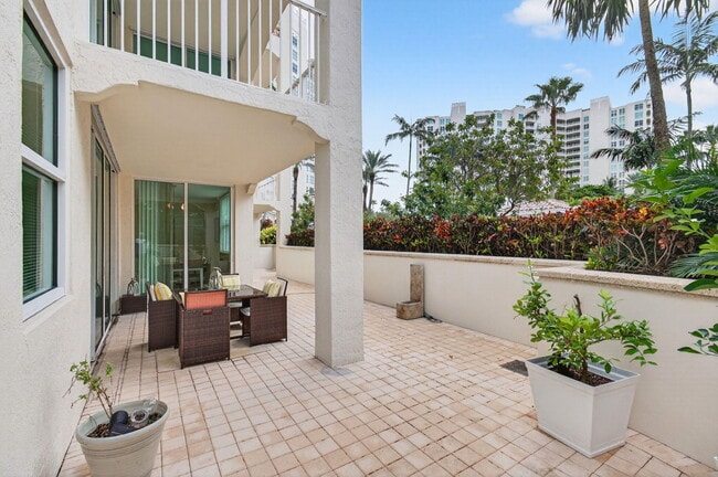 Building Photo - 3700 S Ocean Blvd