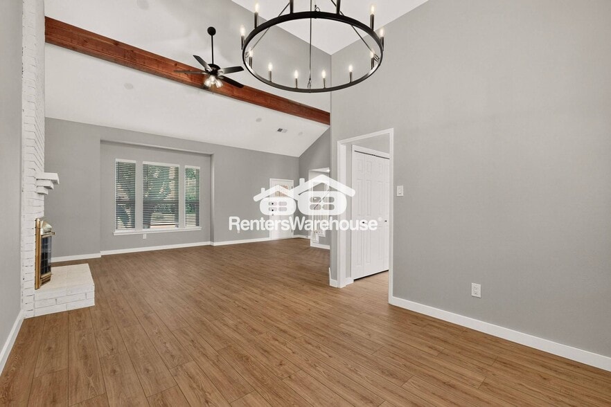Building Photo - 8008 Cornell Dr