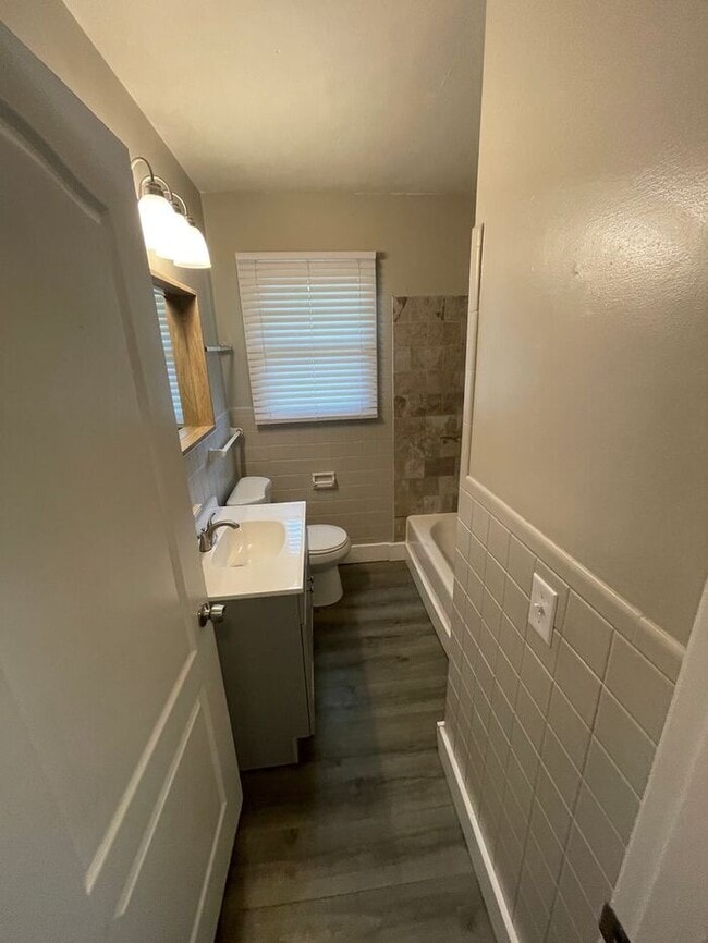 Building Photo - Lovely 3-Bedroom Home in a Great Location ...