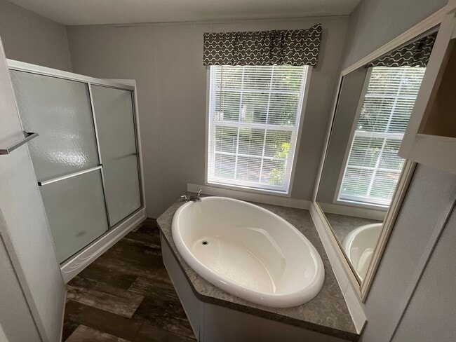 Building Photo - Beautiful 3/2 Mobile Home w/ Lawn Maintenance Included