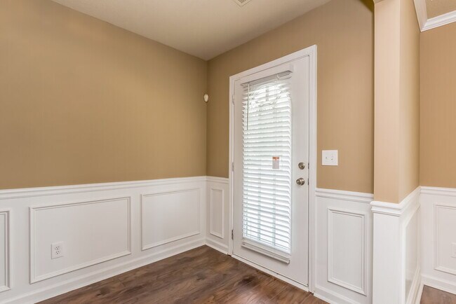 Building Photo - 119 Baywood Way