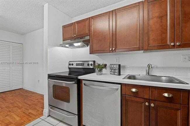 Building Photo - 15600 SW 80th St