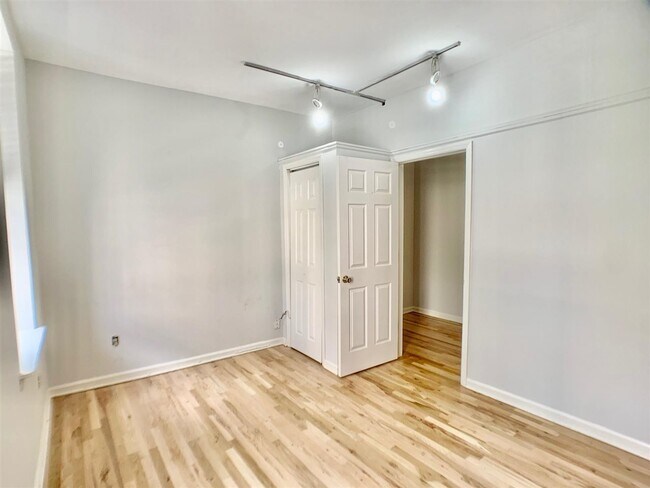 Building Photo - 155 14th St