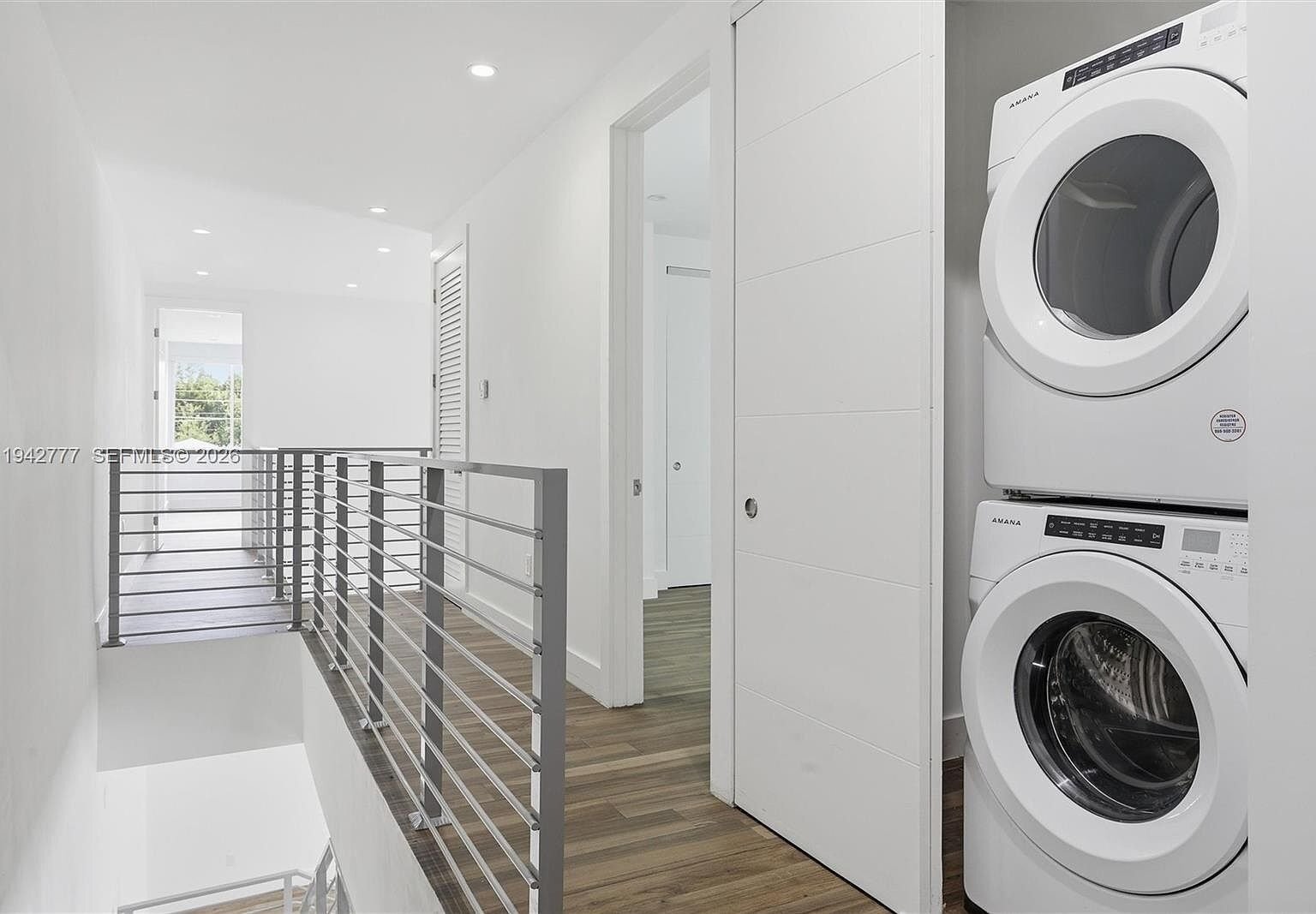 Building Photo - 2852 SW 32nd Ct