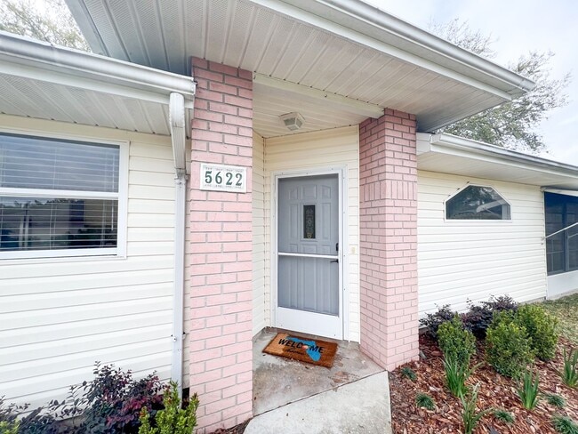 Building Photo - Lovely 2 Bedroom 2 Bathroom home in 55+ Ro...