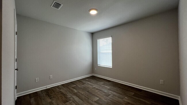 Building Photo - 11186 Elemis Dr