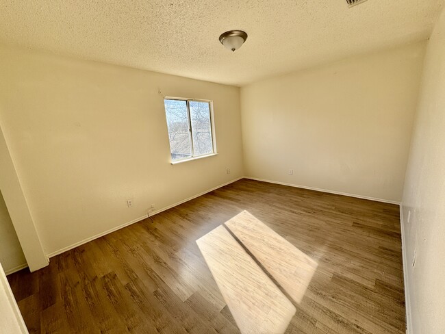 Building Photo - 5113 Sierra St