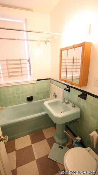 Building Photo - 66 Chiswick Rd