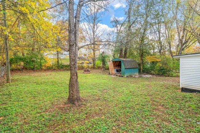 Building Photo - 2324 Greenfield Ln