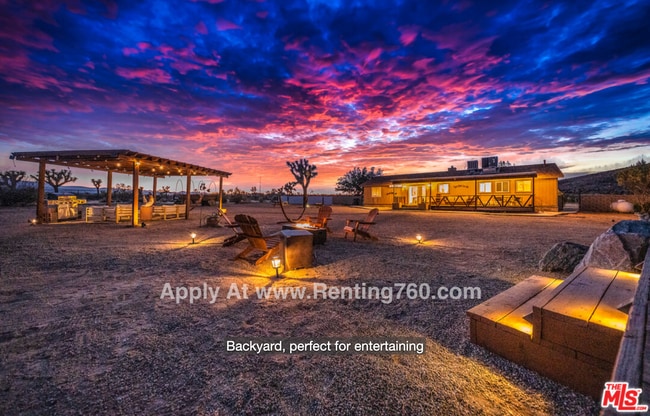 Building Photo - Updated 3 Bed 2 Bath Home on 2.5 Fenced In Acres with paid SOLAR PANELS!!