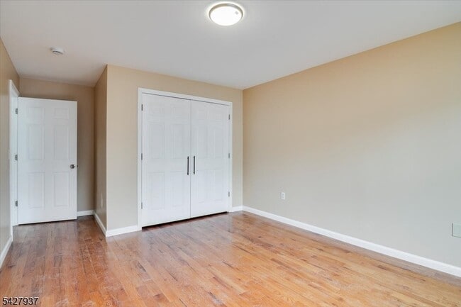 Building Photo - 150 N Munn Ave