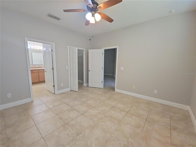 Building Photo - 5201 Sunset Canyon Dr